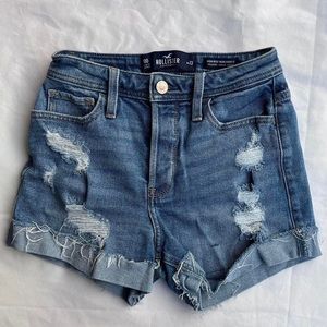 Hollister High Rise Mom Shorts 3”